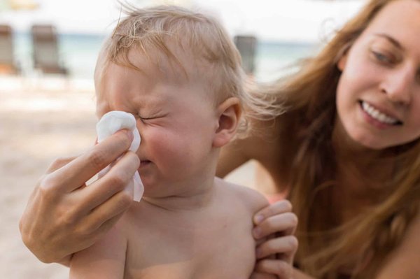 Comment bien moucher bébé ?