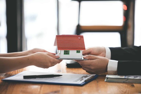 Quelles sont les tendances du marché immobilier selon BARNES Léman ?