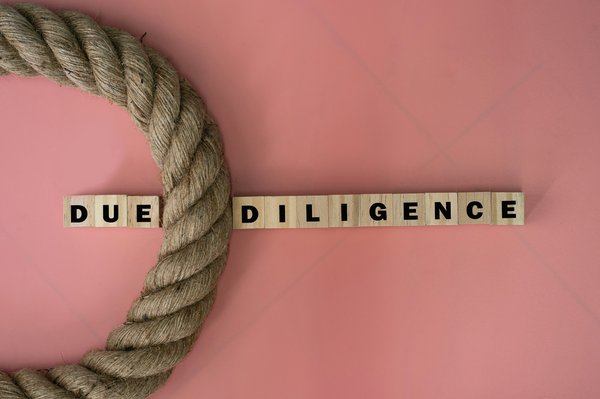 Comment naviguer dans le processus de due diligence pour un investissement en capital-risque?