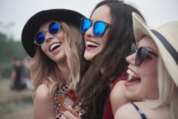 Comment les festivals peuvent-ils être conçus pour minimiser leur impact sur la faune locale ?